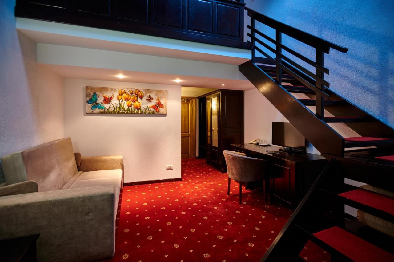 Hotel & Restaurant Sofia スチェヴィツァ エクステリア 写真